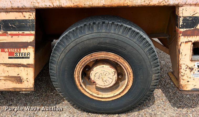 image for item LU9884 1992 Broderson IC-80-2D crane