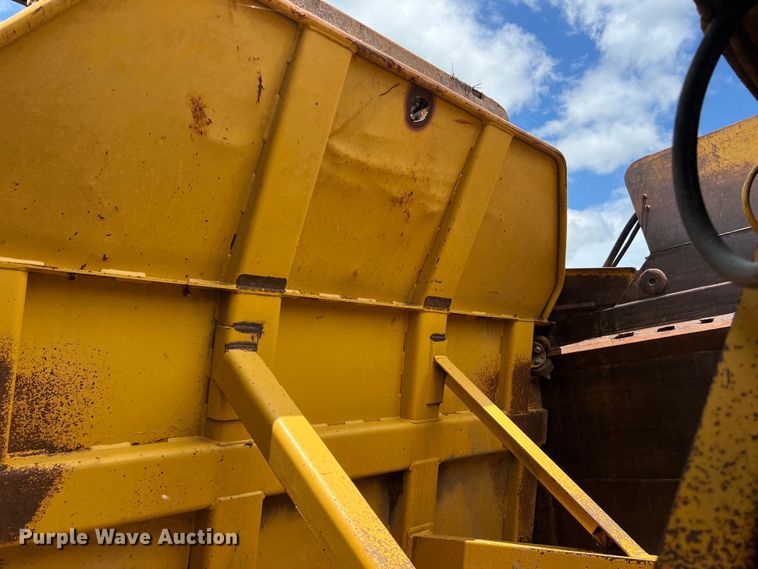 image for item LU9892 1995 John Deere  862B elevating scraper