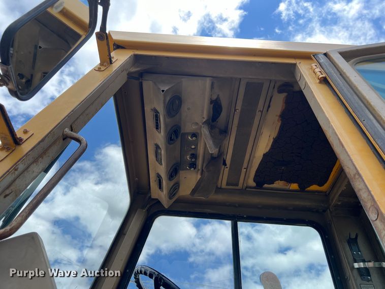 image for item LU9892 1995 John Deere  862B elevating scraper