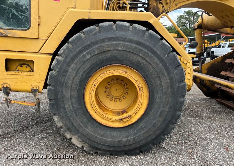 image for item LU9892 1995 John Deere  862B elevating scraper