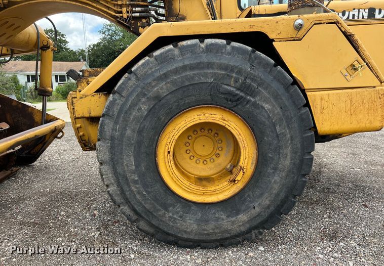 image for item LU9892 1995 John Deere  862B elevating scraper