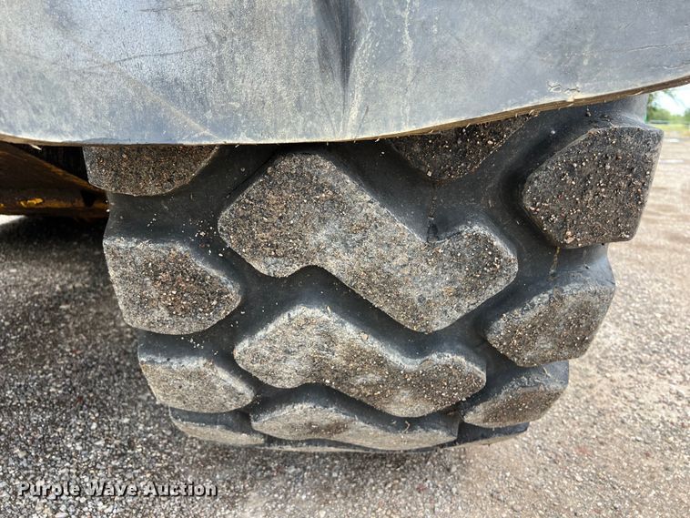 image for item LU9892 1995 John Deere  862B elevating scraper