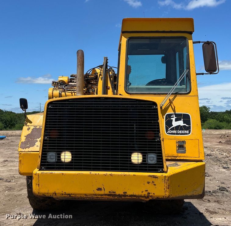 image for item LU9893 1991 John Deere  862B elevating scraper