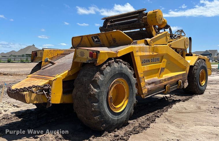 image for item LU9893 1991 John Deere  862B elevating scraper