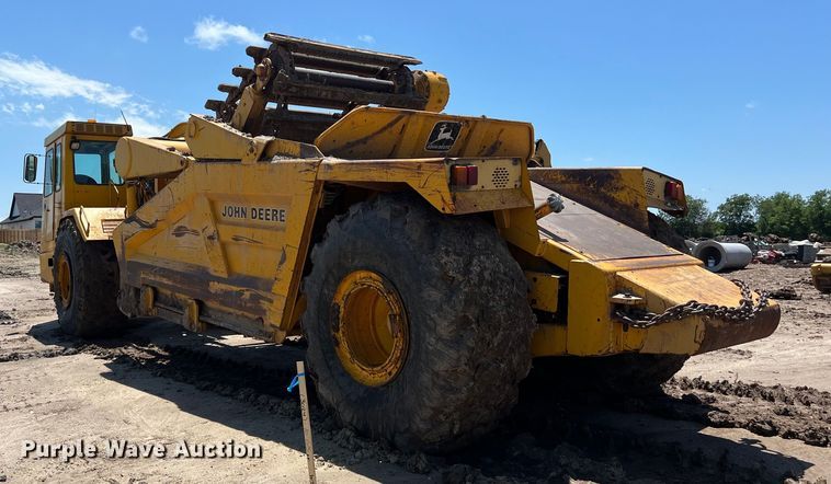 image for item LU9893 1991 John Deere  862B elevating scraper