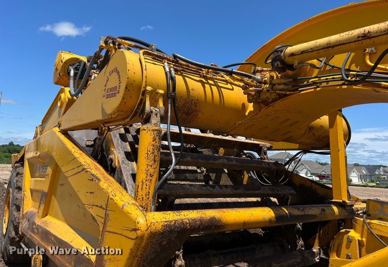 image for item LU9893 1991 John Deere  862B elevating scraper