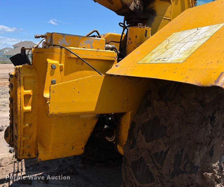 image for item LU9893 1991 John Deere  862B elevating scraper