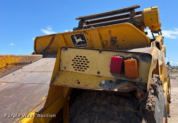 image for item LU9893 1991 John Deere  862B elevating scraper