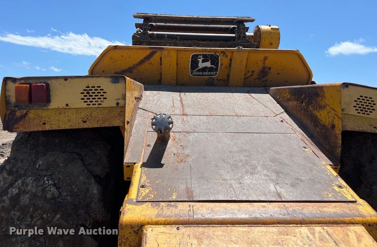 image for item LU9893 1991 John Deere  862B elevating scraper