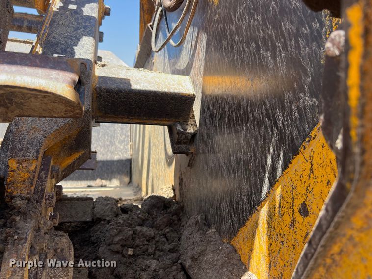 image for item LU9893 1991 John Deere  862B elevating scraper