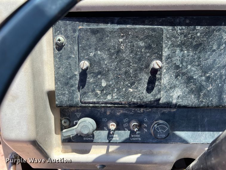 image for item LU9893 1991 John Deere  862B elevating scraper