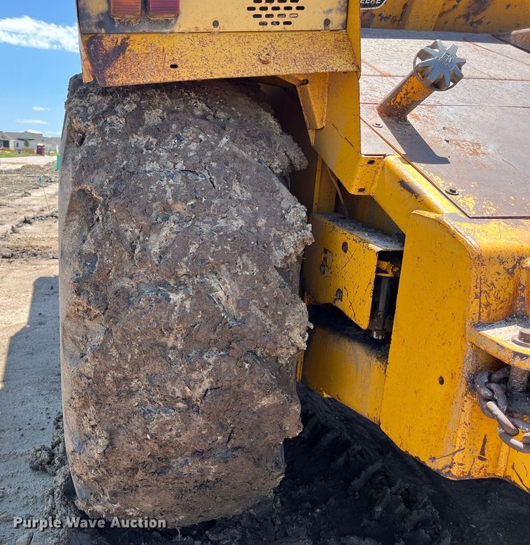 image for item LU9893 1991 John Deere  862B elevating scraper