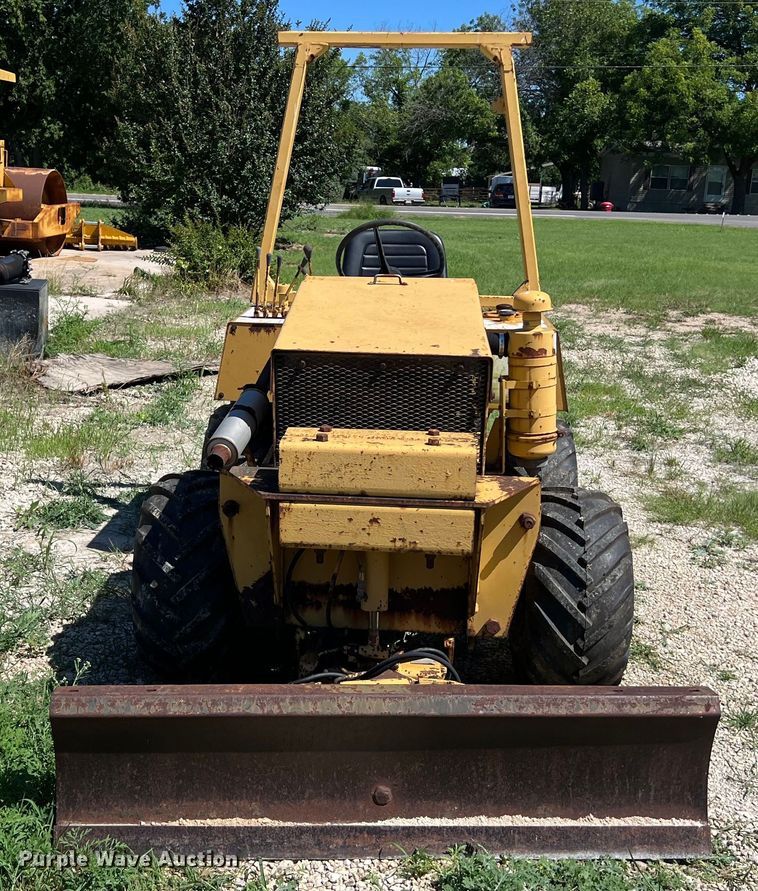 image for item LU9898 1982 Vermeer V-430 trencher