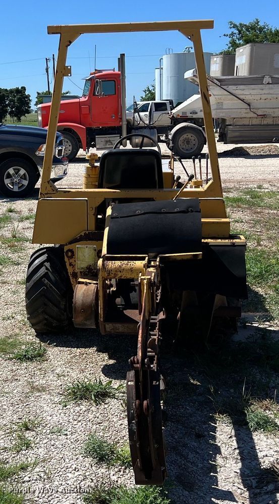 image for item LU9898 1982 Vermeer V-430 trencher