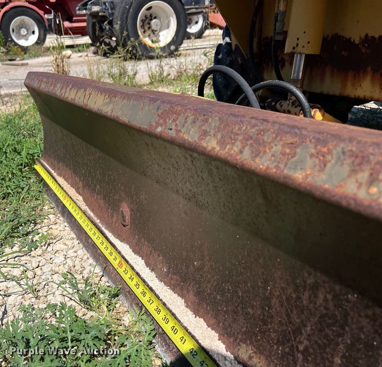 image for item LU9898 1982 Vermeer V-430 trencher