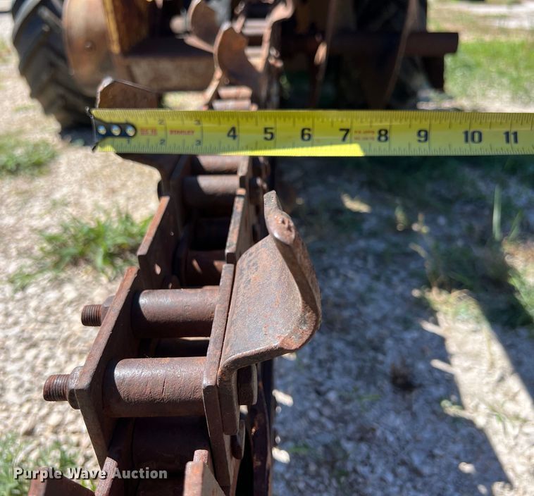 image for item LU9898 1982 Vermeer V-430 trencher