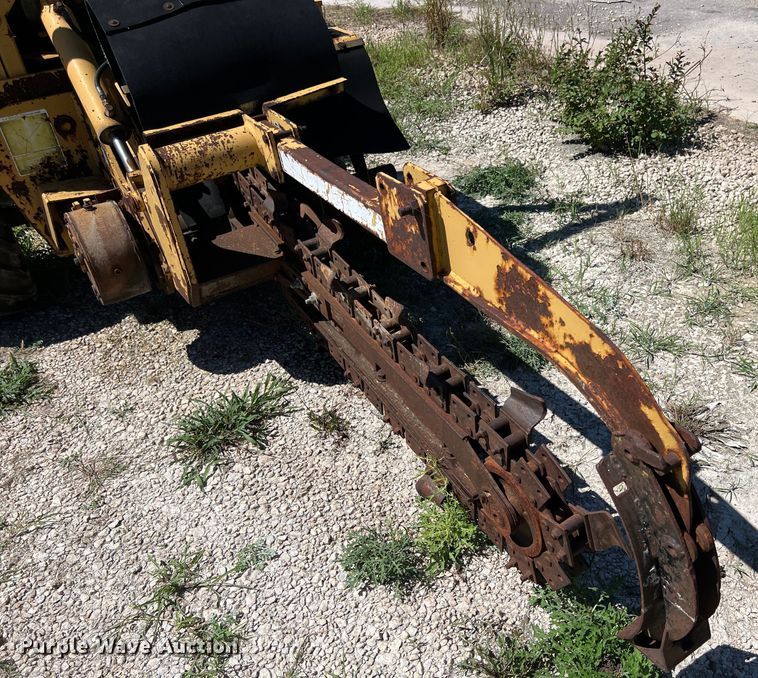 image for item LU9898 1982 Vermeer V-430 trencher