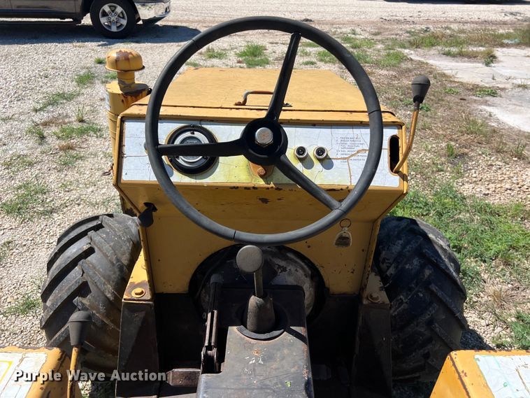 image for item LU9898 1982 Vermeer V-430 trencher