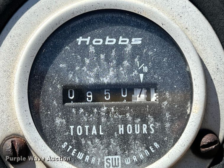 image for item LU9898 1982 Vermeer V-430 trencher