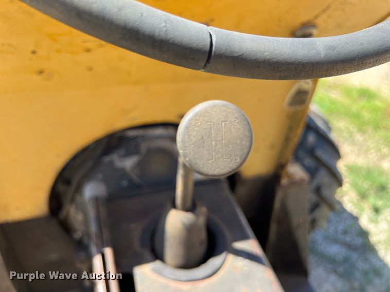 image for item LU9898 1982 Vermeer V-430 trencher