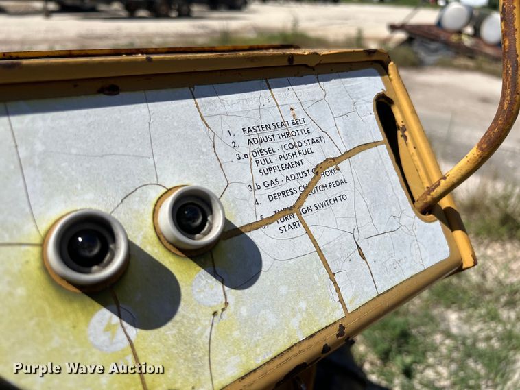 image for item LU9898 1982 Vermeer V-430 trencher