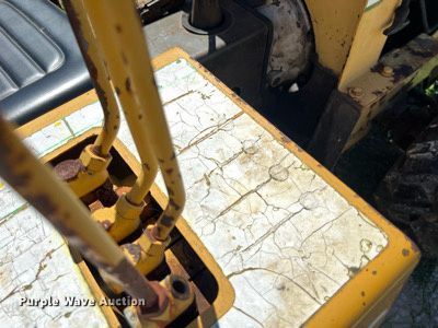 image for item LU9898 1982 Vermeer V-430 trencher