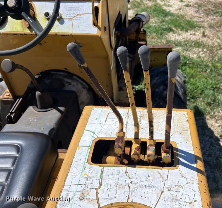 image for item LU9898 1982 Vermeer V-430 trencher