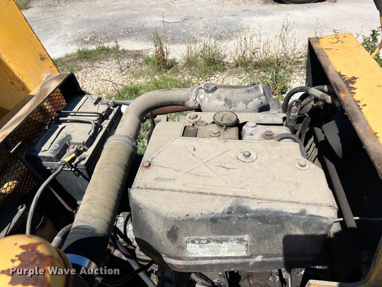 image for item LU9898 1982 Vermeer V-430 trencher