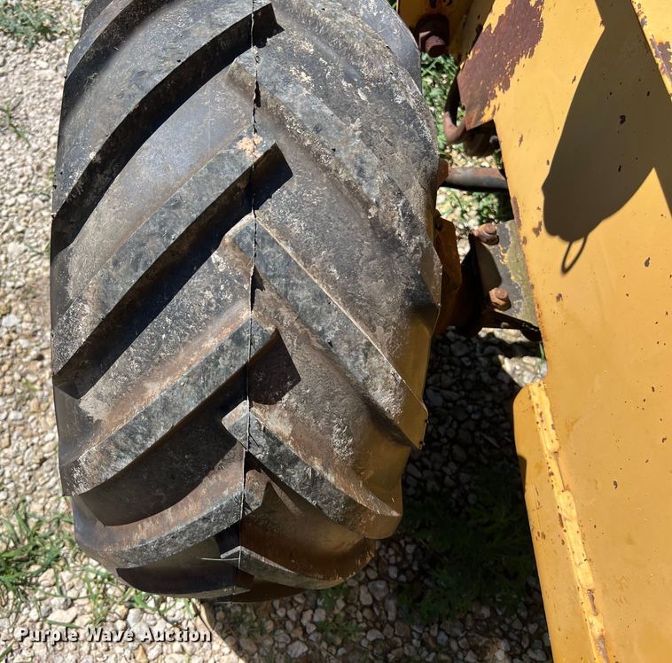 image for item LU9898 1982 Vermeer V-430 trencher