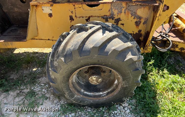 image for item LU9898 1982 Vermeer V-430 trencher