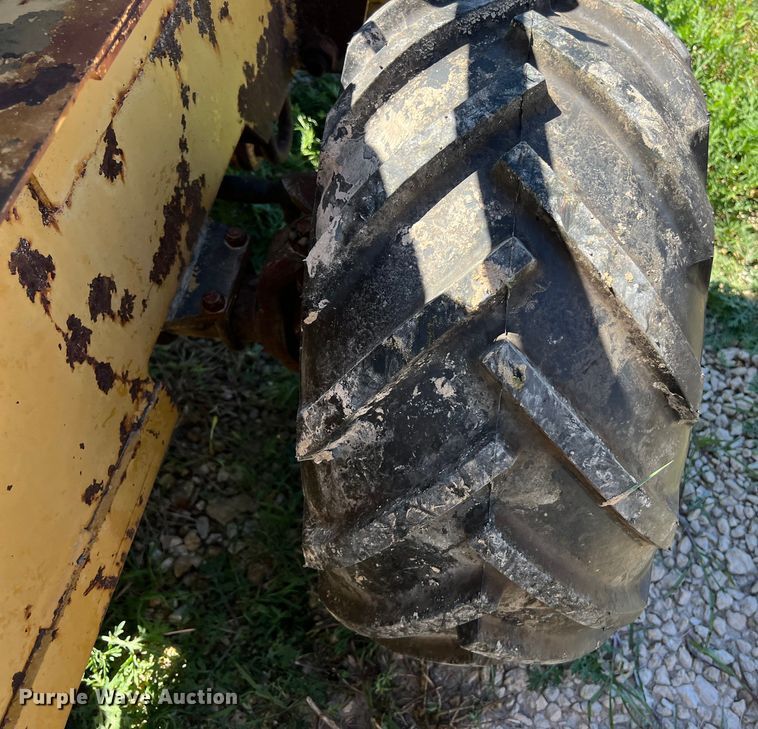 image for item LU9898 1982 Vermeer V-430 trencher