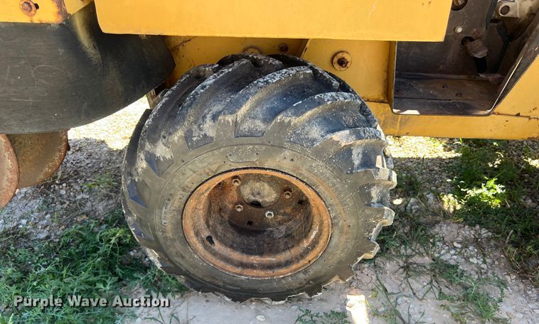 image for item LU9898 1982 Vermeer V-430 trencher