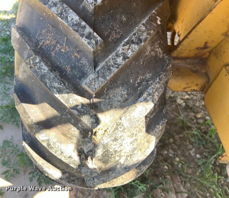 image for item LU9898 1982 Vermeer V-430 trencher