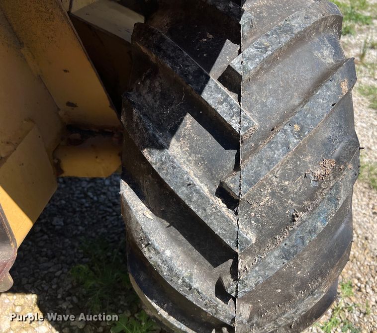 image for item LU9898 1982 Vermeer V-430 trencher