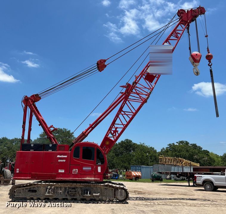 image for item LU9904 2005 Manitowoc 10000 crane