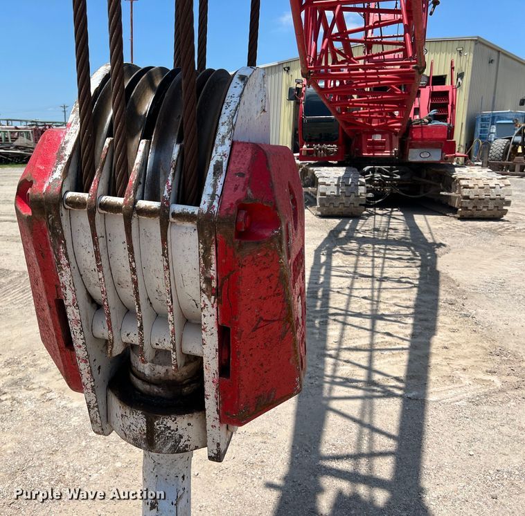 image for item LU9904 2005 Manitowoc 10000 crane
