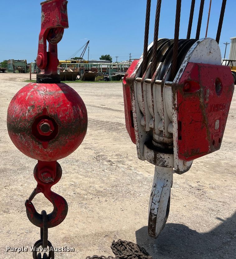 image for item LU9904 2005 Manitowoc 10000 crane