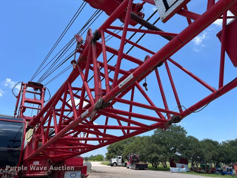 image for item LU9904 2005 Manitowoc 10000 crane
