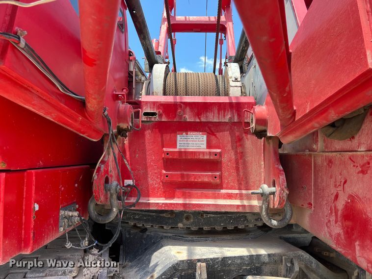 image for item LU9904 2005 Manitowoc 10000 crane