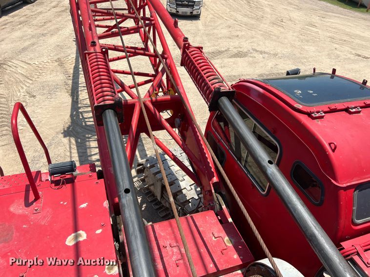 image for item LU9904 2005 Manitowoc 10000 crane