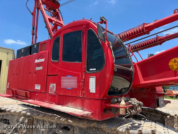 image for item LU9904 2005 Manitowoc 10000 crane
