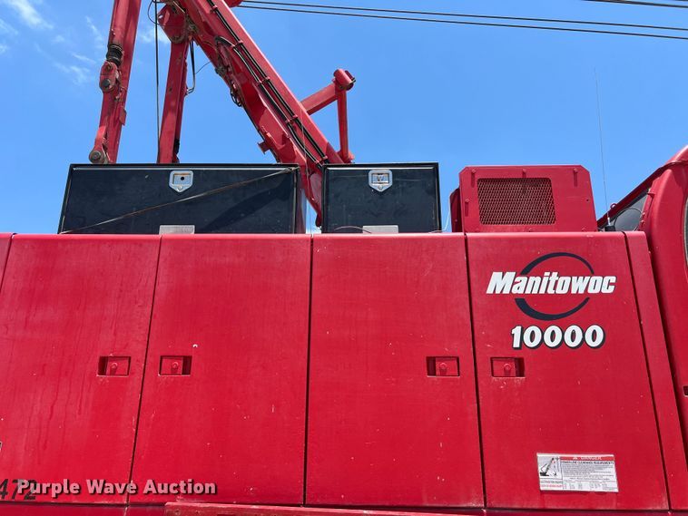 image for item LU9904 2005 Manitowoc 10000 crane
