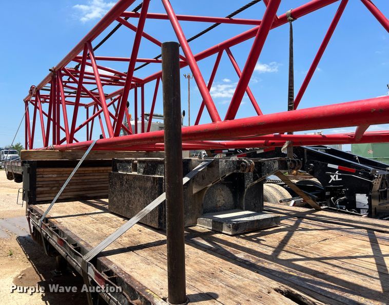 image for item LU9904 2005 Manitowoc 10000 crane