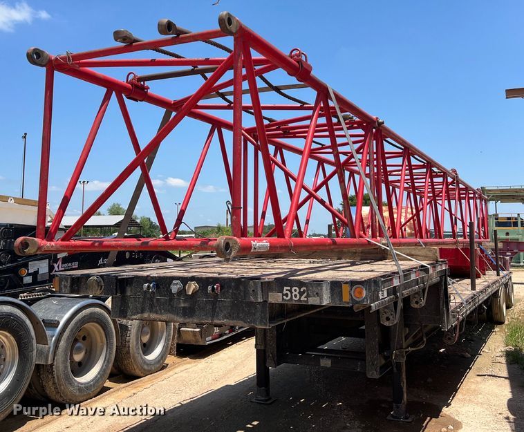 image for item LU9904 2005 Manitowoc 10000 crane