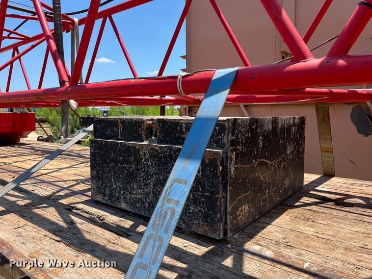 image for item LU9904 2005 Manitowoc 10000 crane