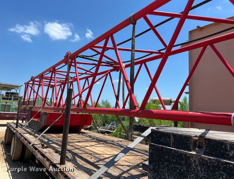 image for item LU9904 2005 Manitowoc 10000 crane