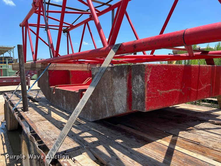 image for item LU9904 2005 Manitowoc 10000 crane