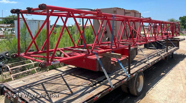 image for item LU9904 2005 Manitowoc 10000 crane