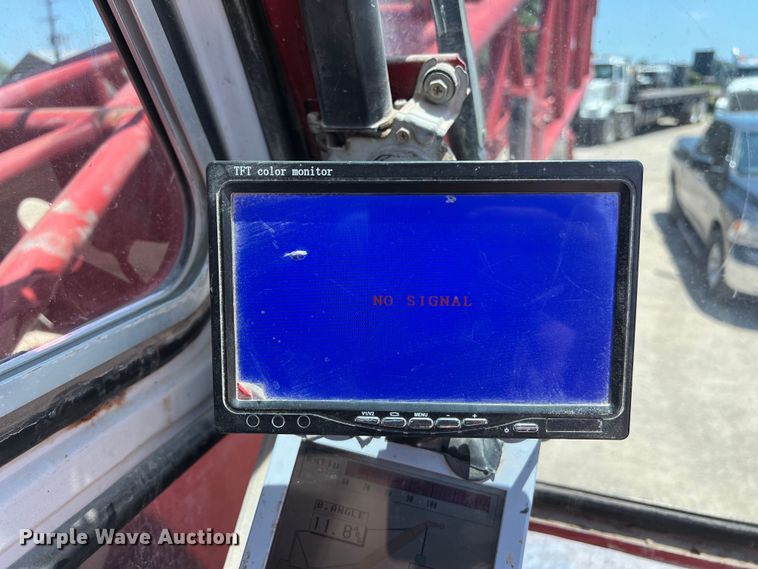 image for item LU9904 2005 Manitowoc 10000 crane