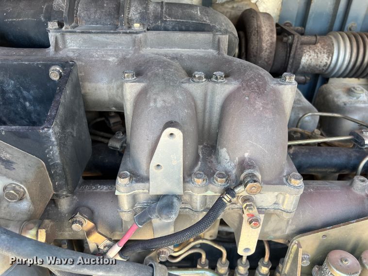 image for item LU9904 2005 Manitowoc 10000 crane